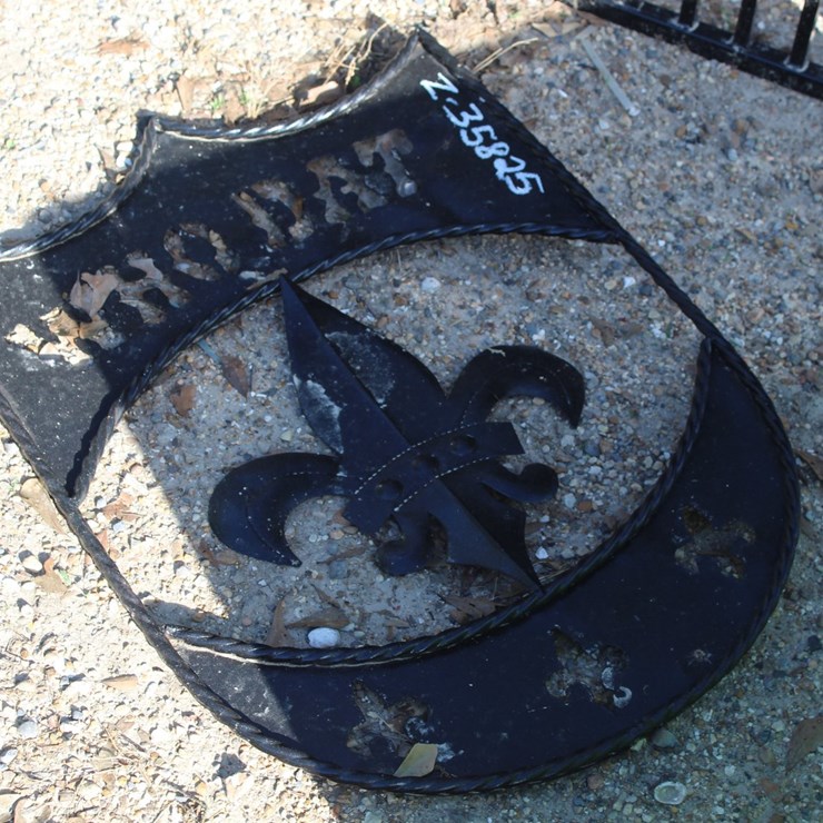 #5128 • METAL WHO DAT SIGN