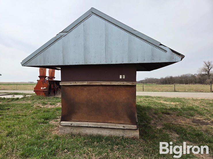 shop-built-wood-livestock-feeder-image-6