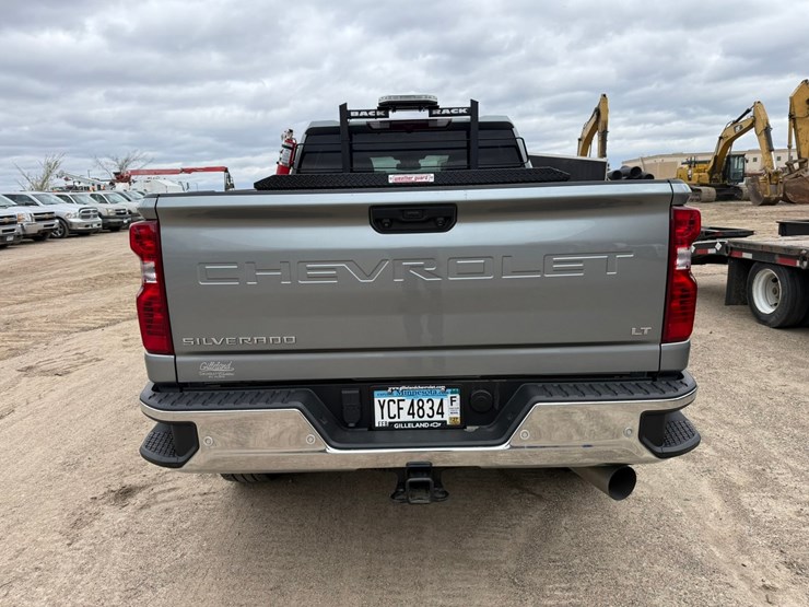 2024-chevrolet-3500-image-4