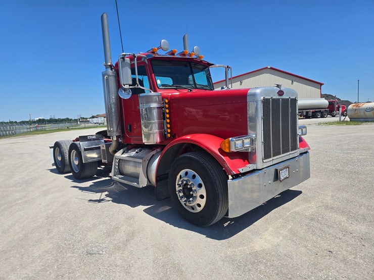 2007-peterbilt-379-image-31