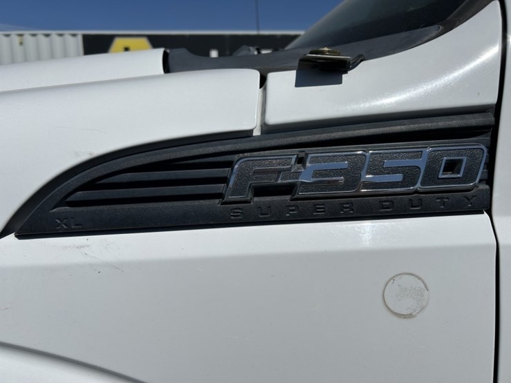 2015-ford-f350-sd-image-10