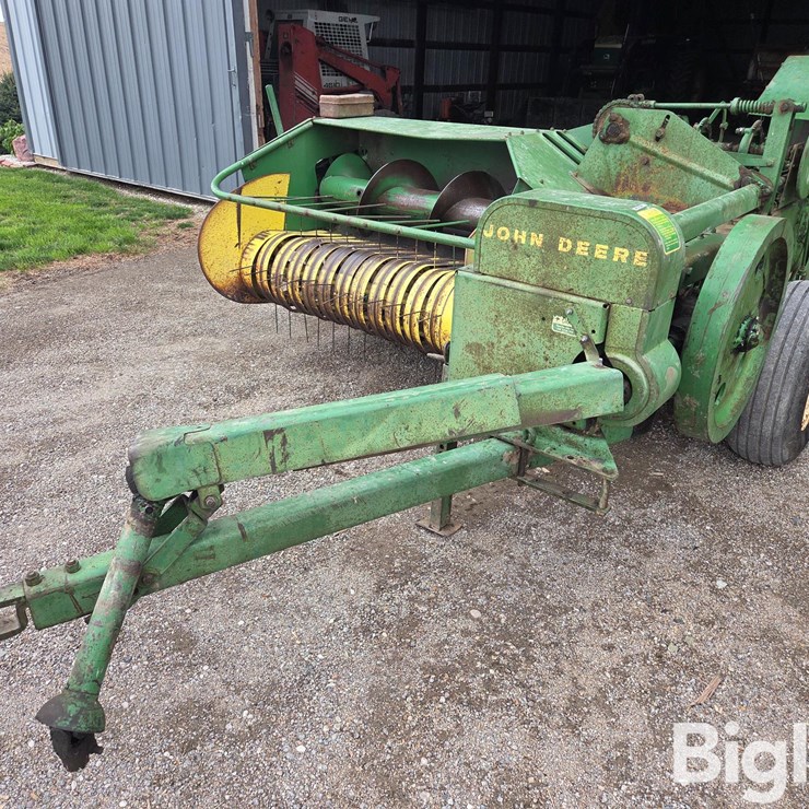 JOHN DEERE 24T
