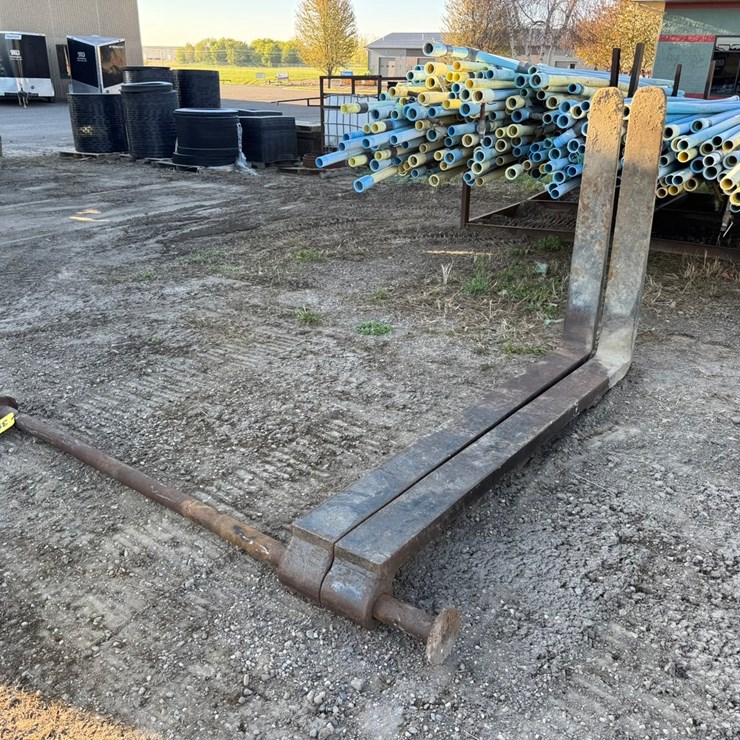 #3924 • Approx 48" Loader Forks