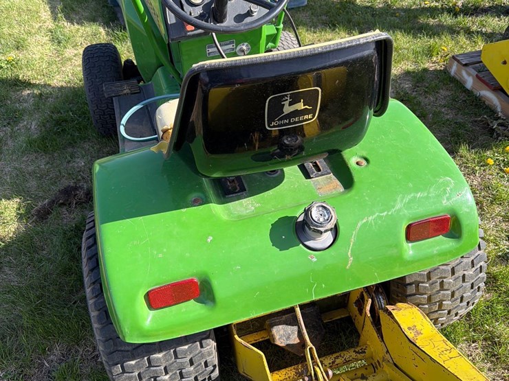 john-deere-212-image-10