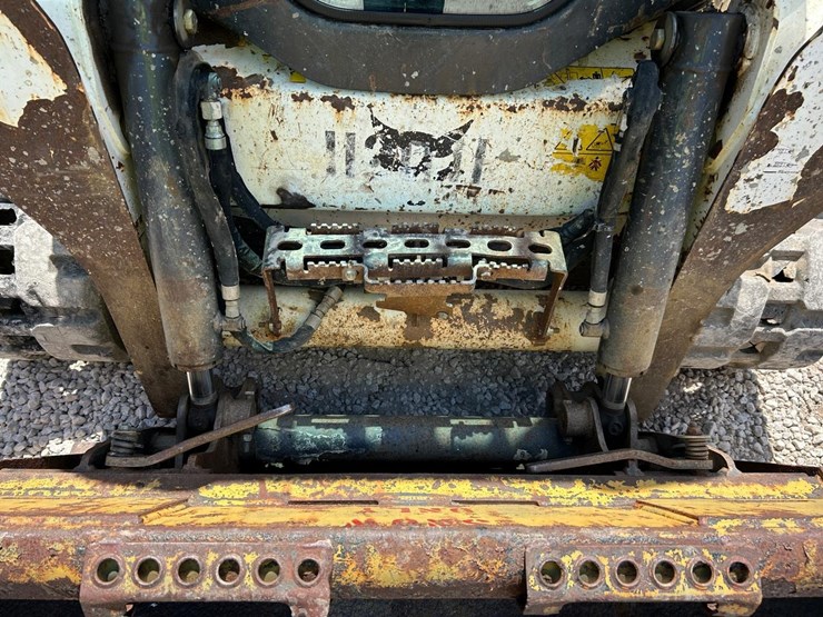2021-bobcat-t595-image-10