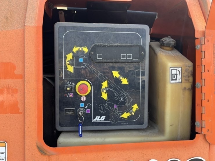 2013-jlg-600s-image-17