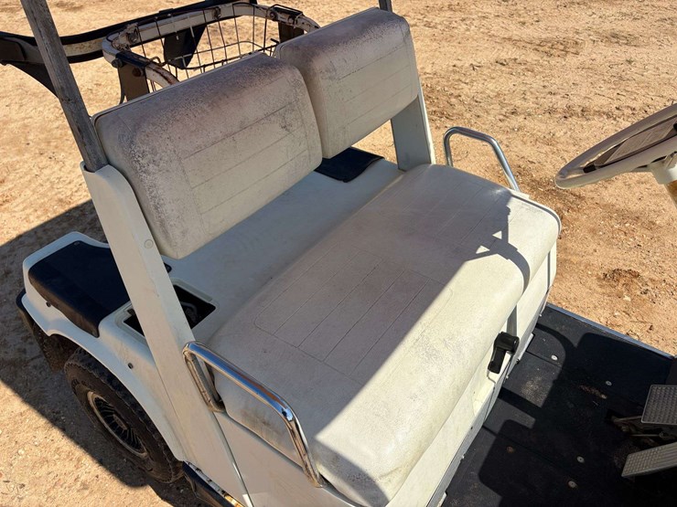 yamaha-2-seater-36v-golf-cart-image-8