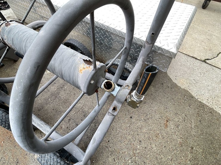#9084-•-(2)-hose-reels-(o3)-image-9