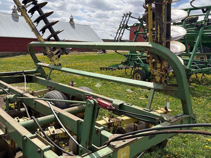 john-deere-230-image-18
