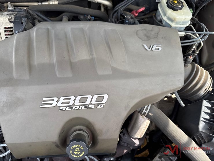 2000-buick-le-sabre-custom-sedan-image-8