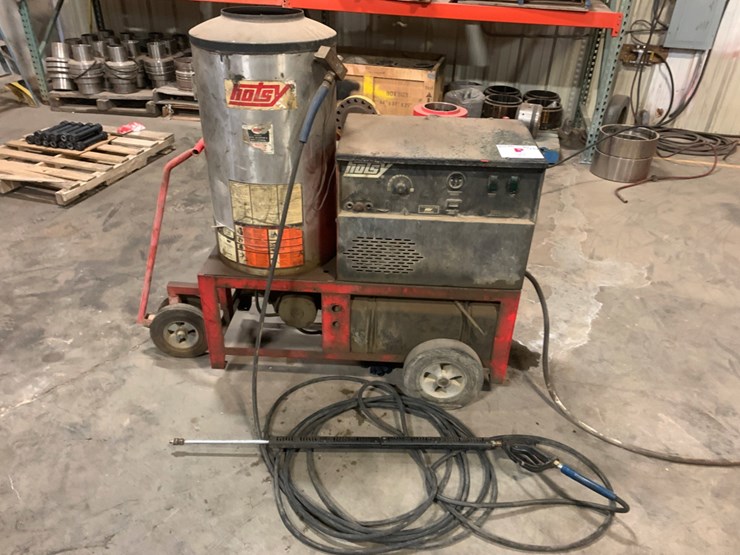 hotsy-pressure-washer-image-2