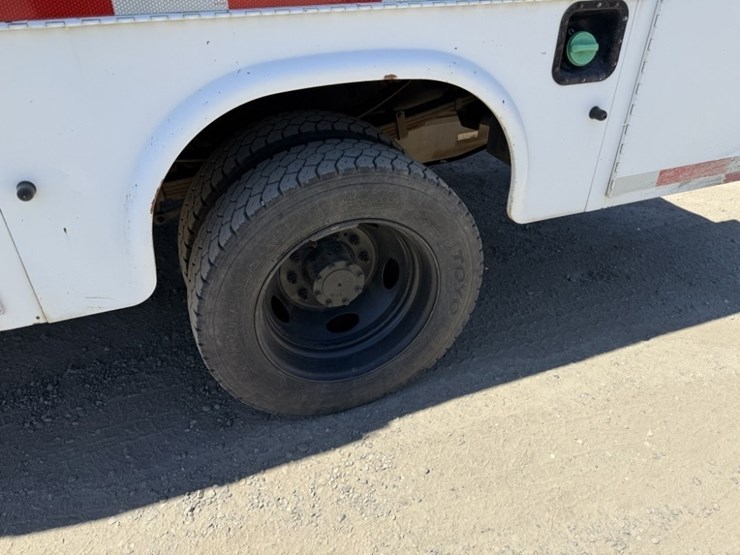 2012-ford-f550-sd-image-14