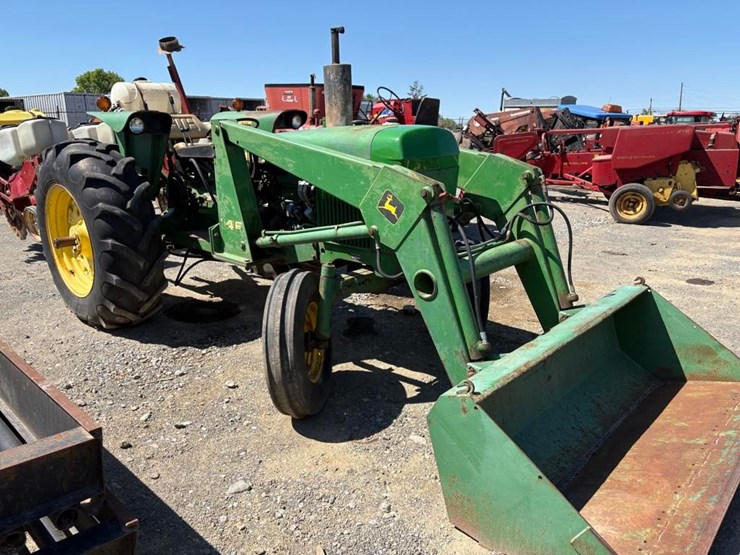 john-deere-2440-image-4