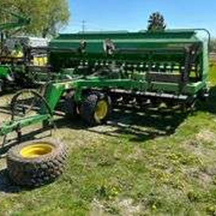 JOHN DEERE 1590