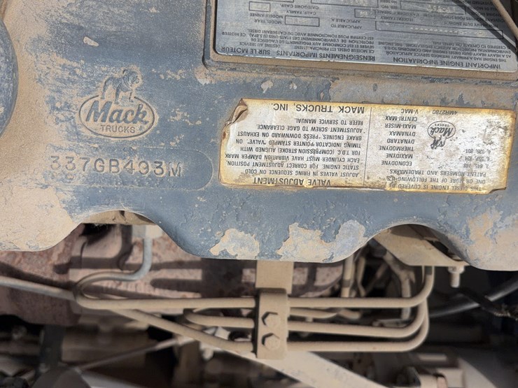 1996-mack-rd688c-cement-truck-image-50