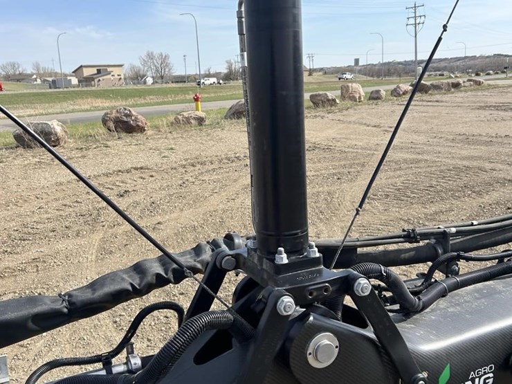 2020-john-deere-r4045-image-116