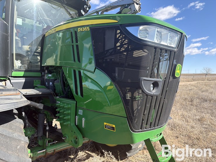 2020-john-deere-f4365-image-16
