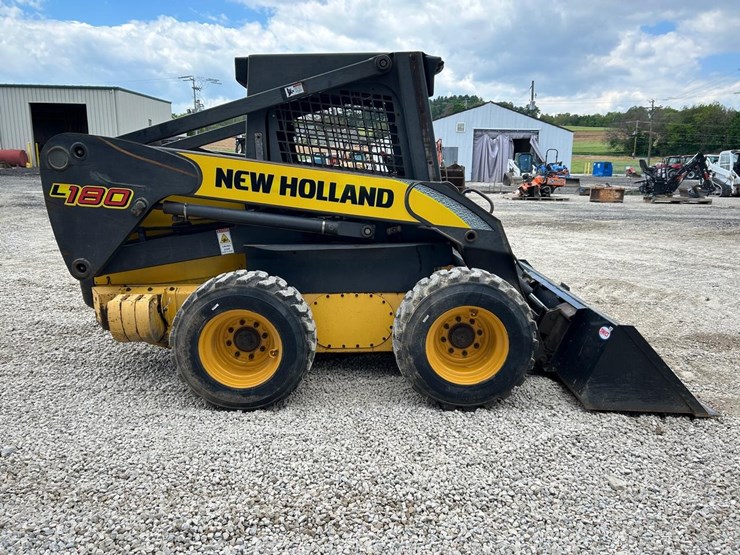 new-holland-l180-image-5