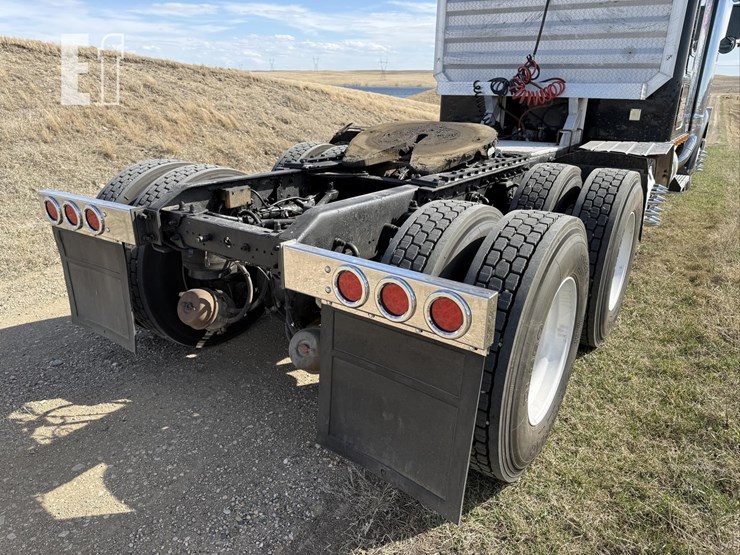 2001-kenworth-w900-image-39