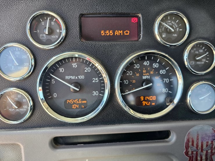 2013-peterbilt-367-image-10