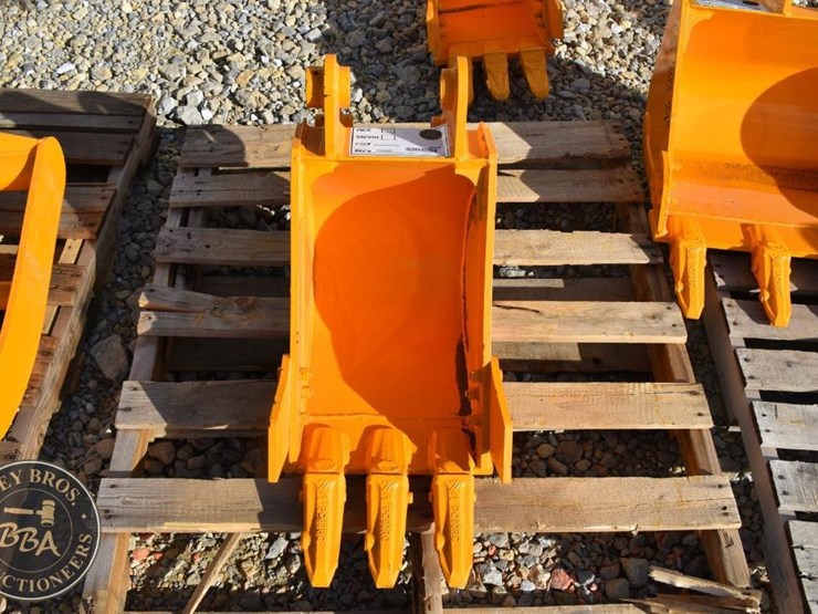 caterpillar-303-image-1