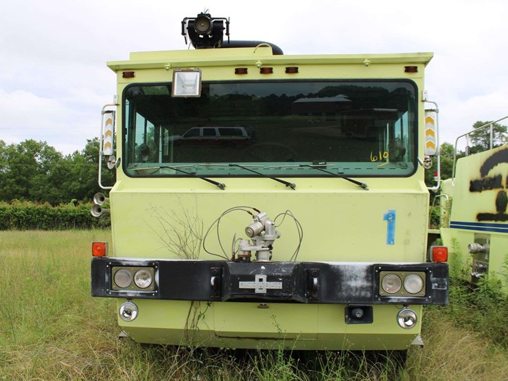 1988-oshkosh-t-3000-airport-pumper-speciality-vehicle-10t9l5eh3j1032880-mileage:-9175-(2270-ho-image-2