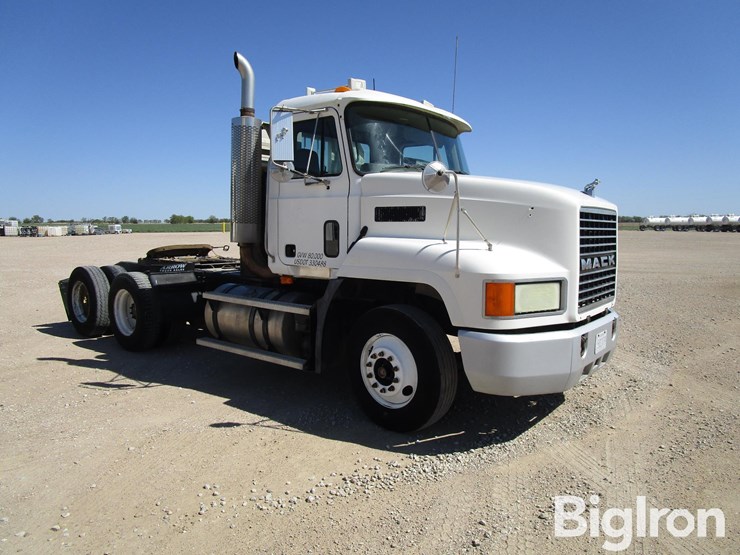 2003-mack-ch613-image-3