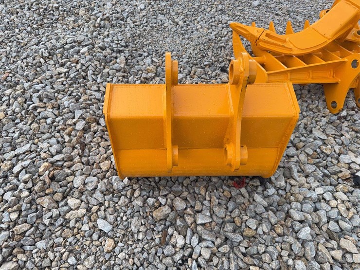 2026-giyi-24"-excavator-bucket-image-3
