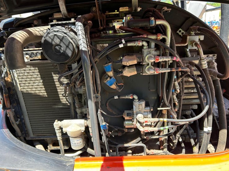 2022-kubota-kx040-4-image-15