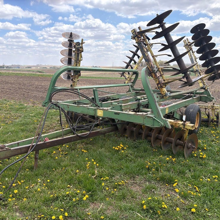 JOHN DEERE 230