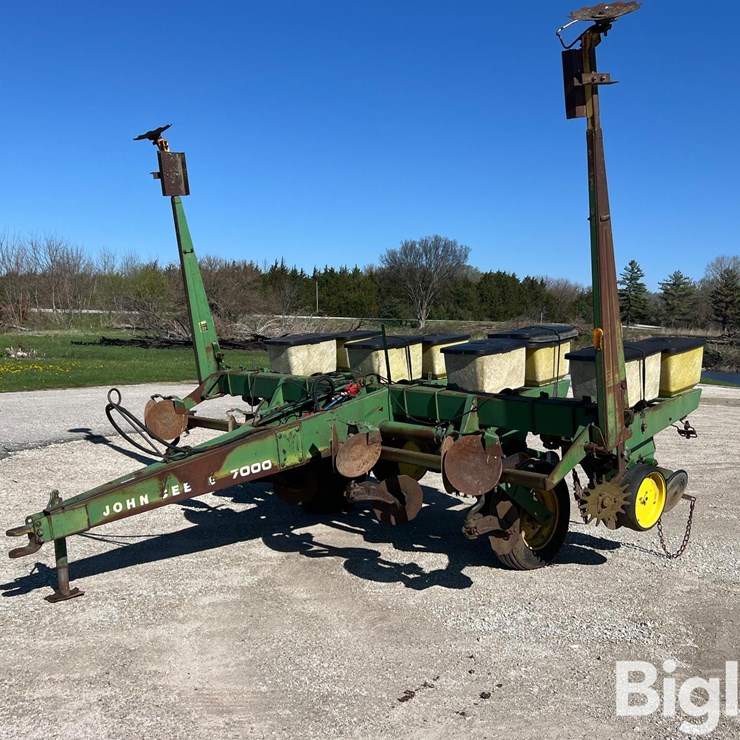 JOHN DEERE 7000