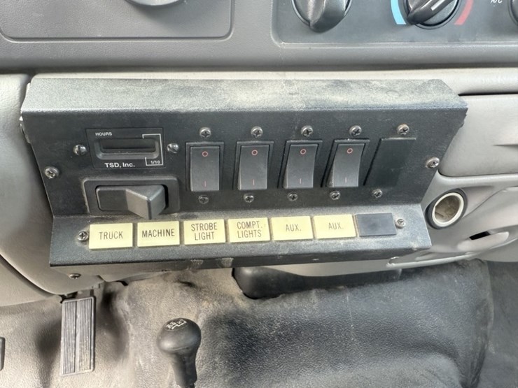 2000-ford-f550-image-29