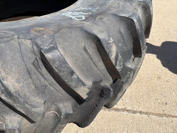 1-firestone-650/85r38-tire-image-7