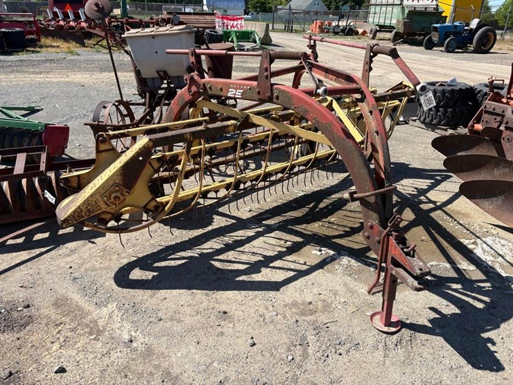 new-holland-256-image-2