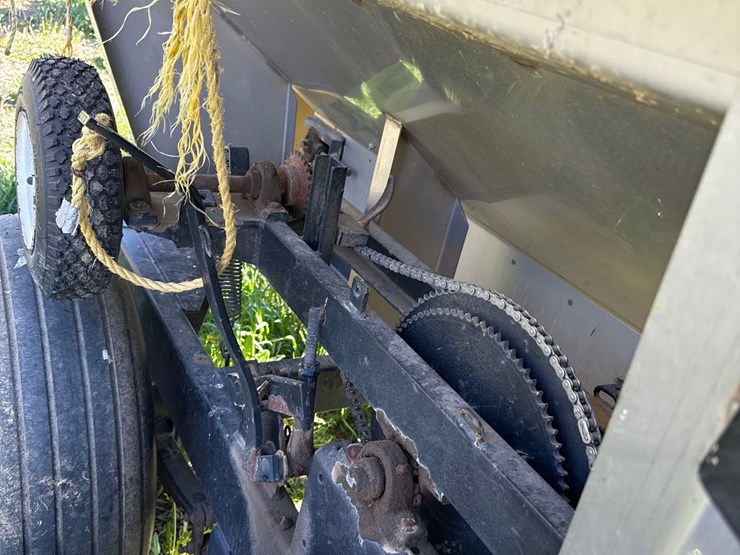 tyler-10-ton-fertilizer-spreader-image-5