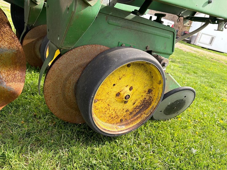 john-deere-7000-image-16