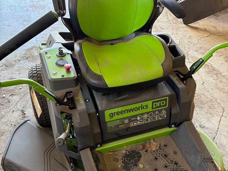 greenworks-pro-crz-428-zero-turn-lawnmower-image-9