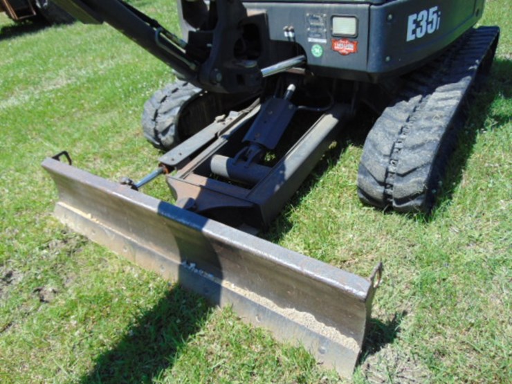 2016-bobcat-e35i-image-9