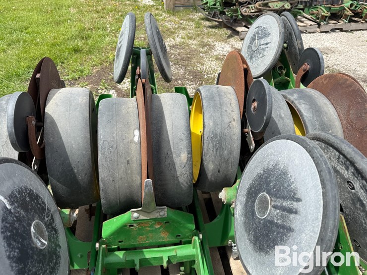 john-deere-7-image-17