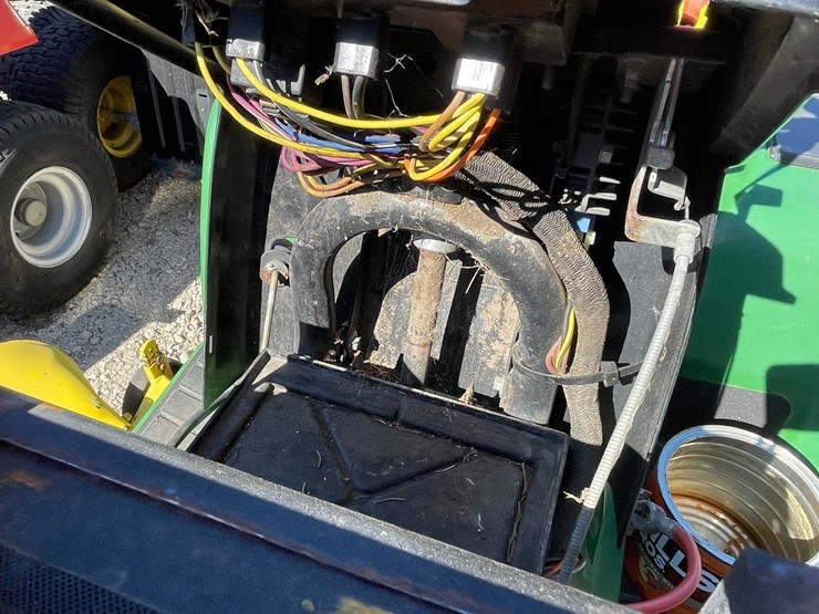 john-deere-285-image-8