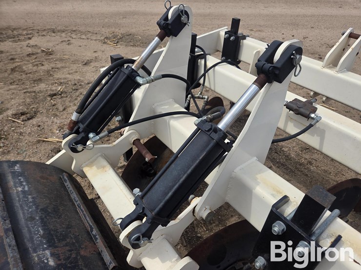 patriot-pivot-track-closer-image-11