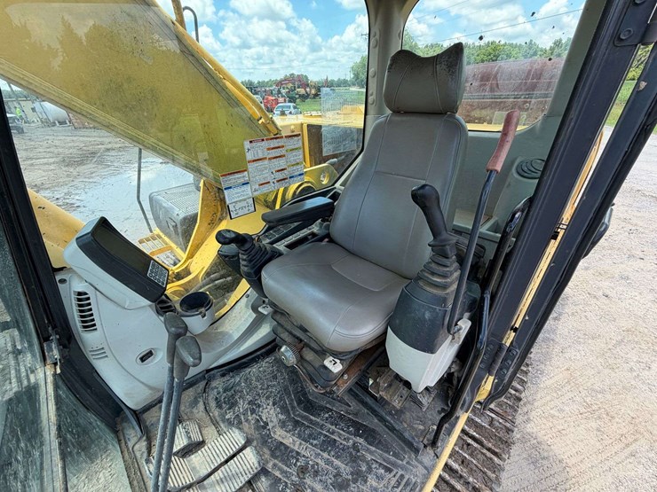 2011-kobelco-sk350-9-image-23