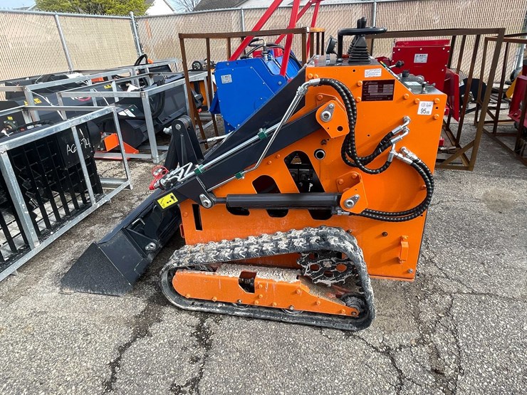 #9047-•-unused-landhonor-mini-skid-steer-(o12)-image-6