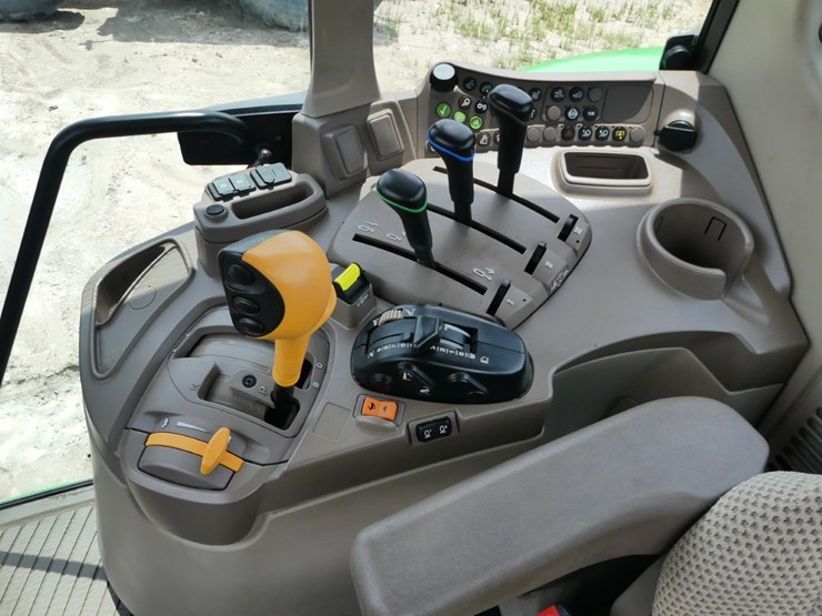 2024-john-deere-6120m-image-10