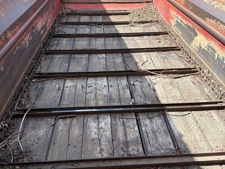 new-holland-520-image-9