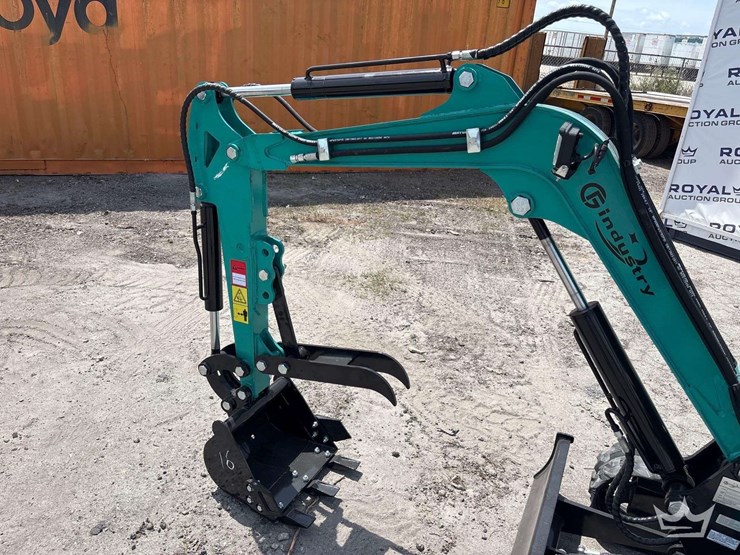 2026-cfg-industrial-h16r-mini-excavator-image-6
