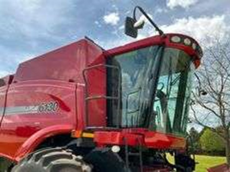 2012-case-ih-6130-image-9