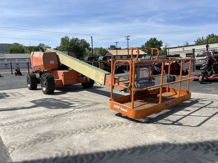 2013-jlg-600s-image-2