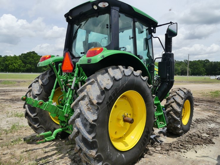 2023-john-deere-6110m-image-4