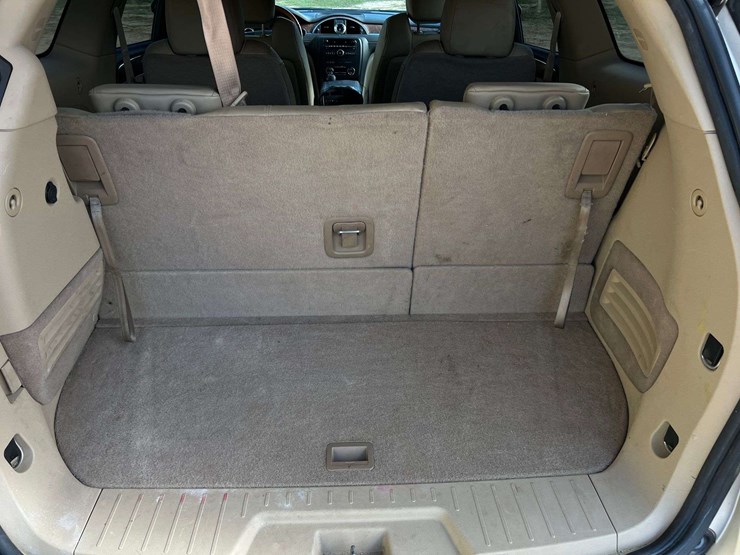 2011-buick-enclave-cxl-image-17